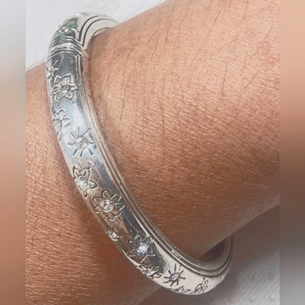 Brighton Sparkling Floral Silver and Crystals Bracelet. - Picture 2 of 7